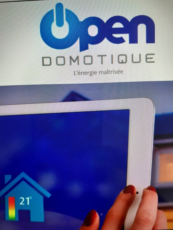  Installation de panneaux solaires Photovoltaïque pour garantir la production et consommation d'énergie Saint-Maximin